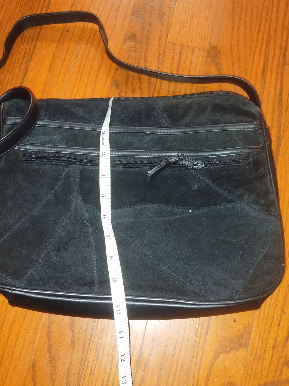 No Label sleek black
